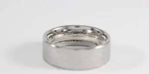 Sizing lining on stainless steel ring